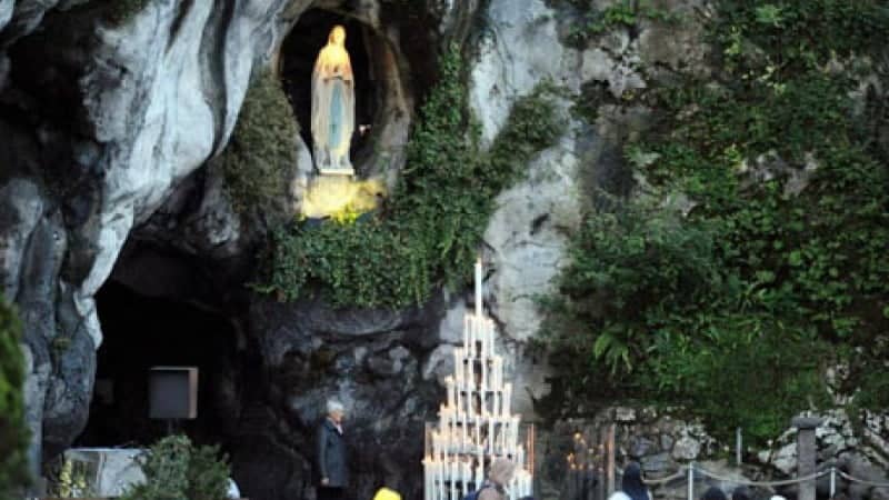 Noticias Católicas 2019 Milafros en Lourdes